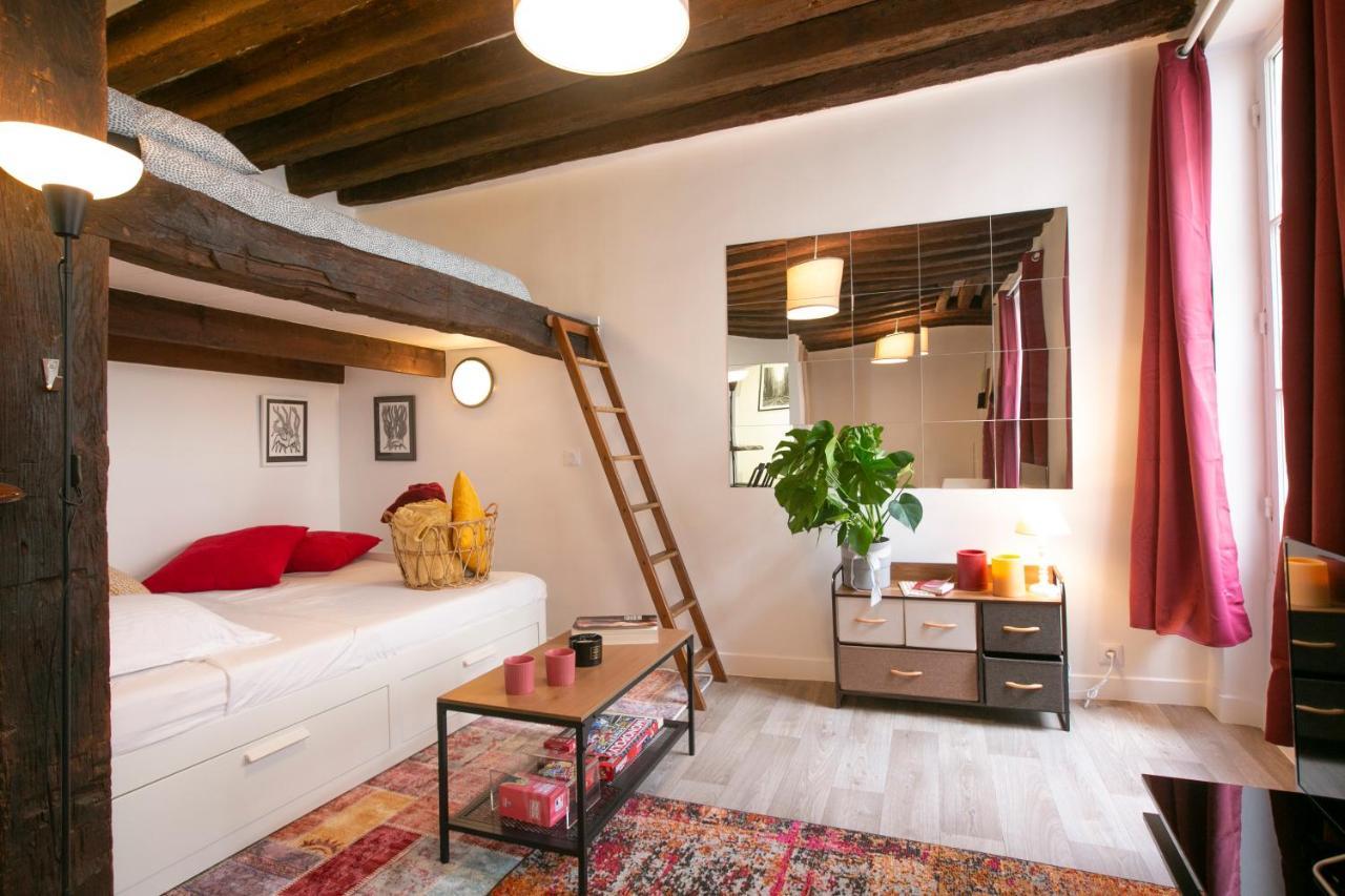 Authentic Apartment In Center Of Parisian Marais Kültér fotó